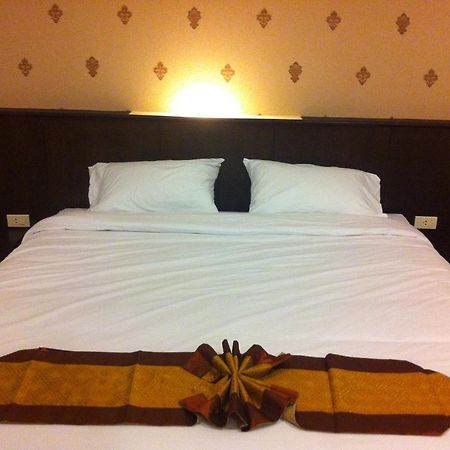Appartamento Phuthara Mansion Phuket Esterno foto
