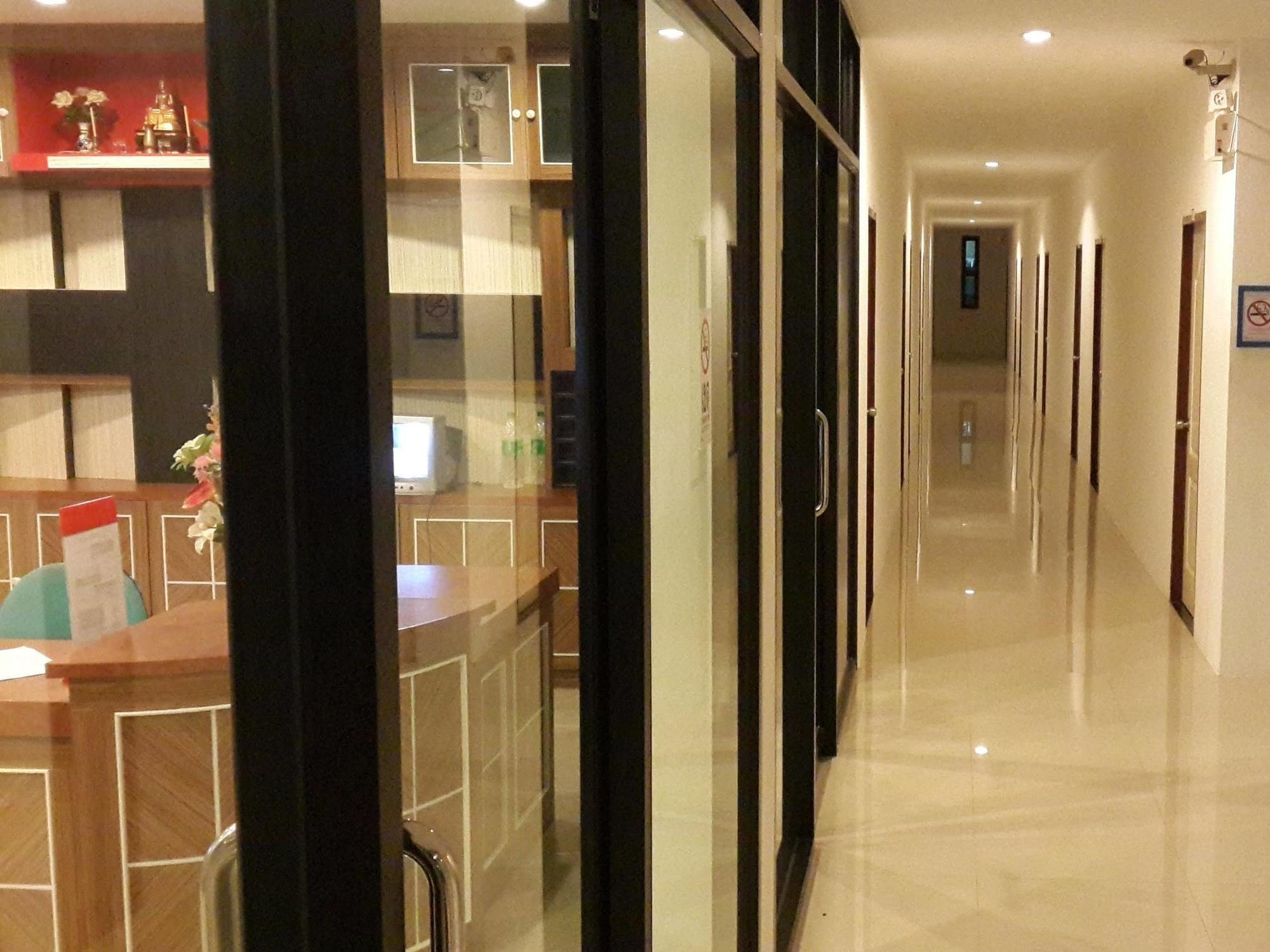 Appartamento Phuthara Mansion Phuket Esterno foto