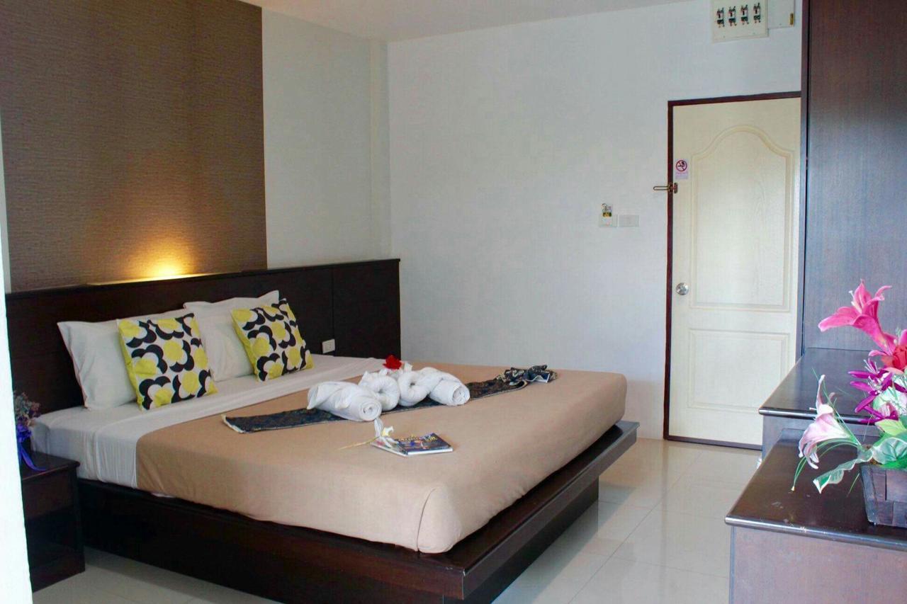 Appartamento Phuthara Mansion Phuket Esterno foto